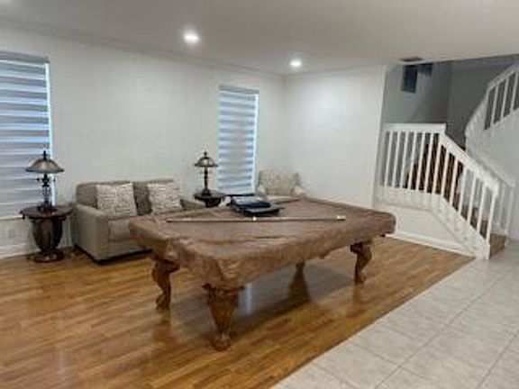 3rd image of 550 Cypress Xing