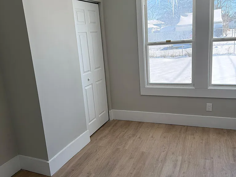 105 Dering Ave — Photo 20