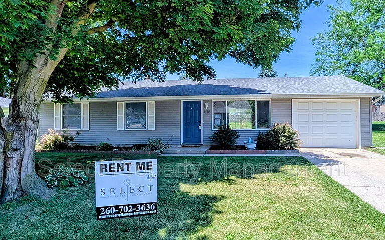 1419 Aberdeen Ln — Photo 1