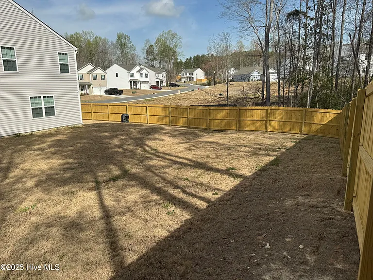 298 Robert Pl — Photo 33