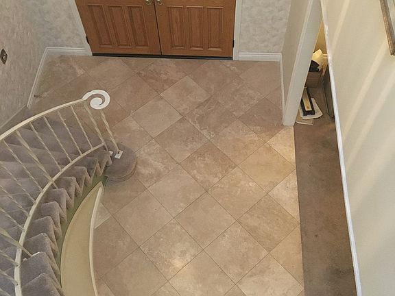 24' ceiling Entryway