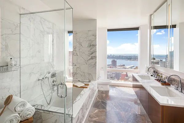 Sold by Corcoran | media 21