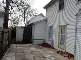 815 Old Indian Trl, Aurora, IL 60506