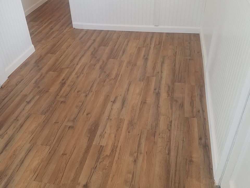 2nd image of 251 E 400 S
