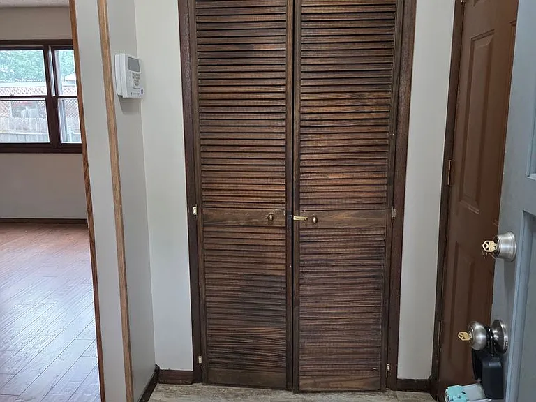 3009 S Gordon Ave — Photo 2