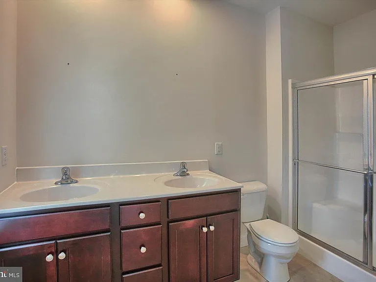 405 Line Rd — Photo 20