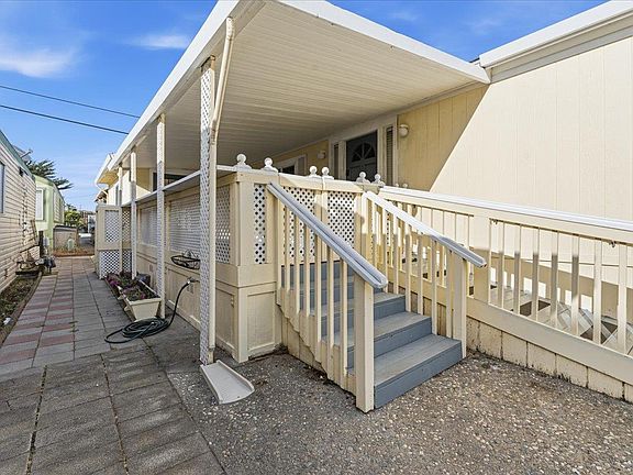 3rd image of 3128 Crescent Ave #4