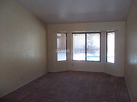 2nd image of 201 Persimmon Ct