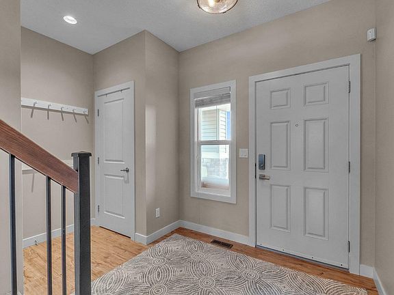 3rd image of 308 W Creek Dr