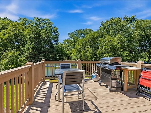 5th image of 1085 Azalea Cir