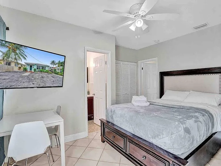 326 Walnut St — Photo 10