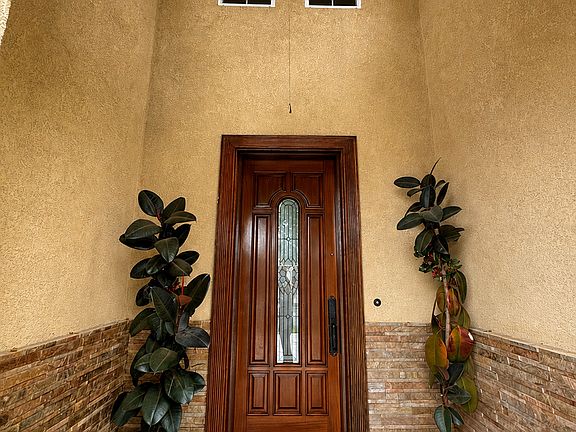 2nd image of 621 Marbella Ct