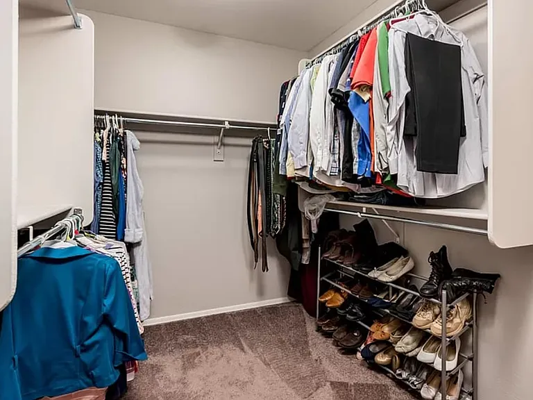 8904 S 58th Dr — Photo 12