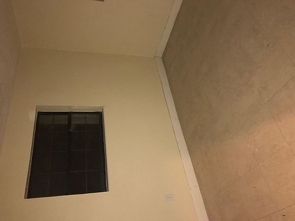 2nd image of 931 NW 34th Ave