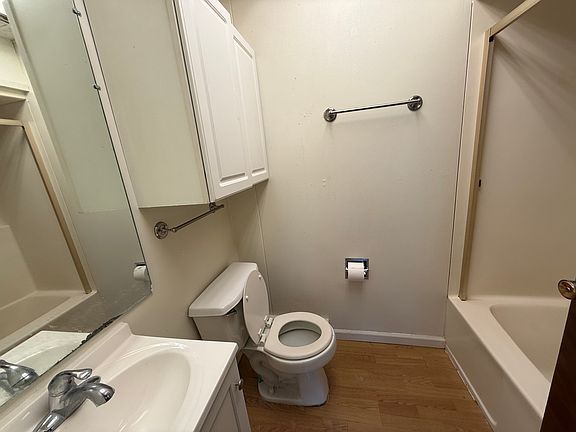 4th image of 121 State St N #4