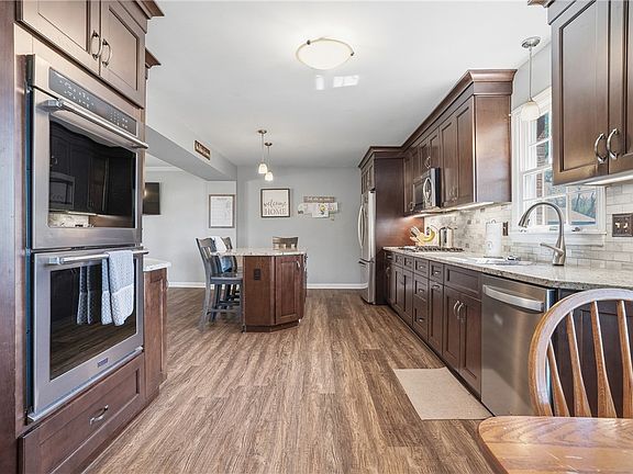 5th image of 540 Robin Dr