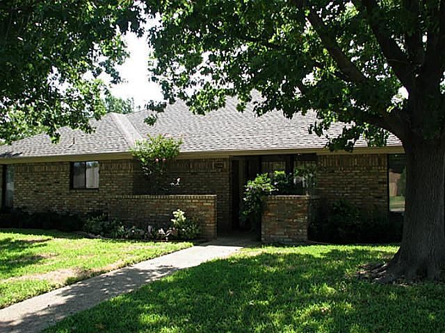 1st image of 2506 Golden Oaks Dr
