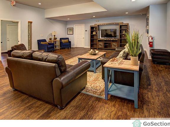 3rd image of 2985 Oxford Way #67304