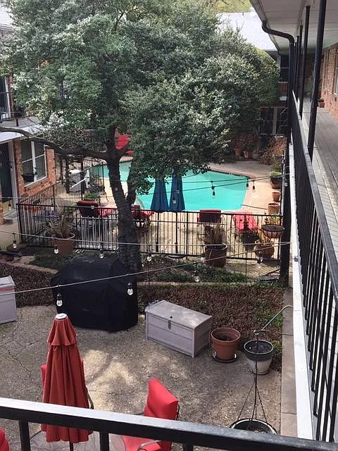 4206 Newton Ave — Photo 2