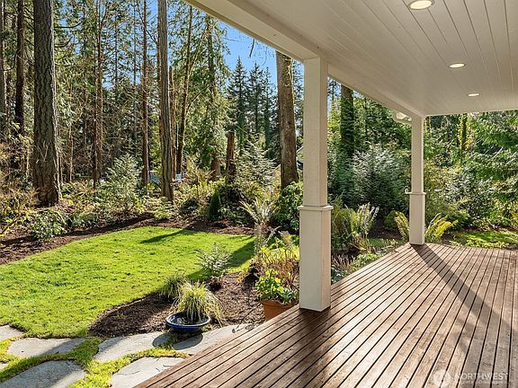 3rd image of 10060 NE Springwood Lane
