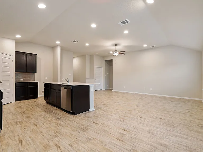 3704 Stillwood Ln — Photo 8