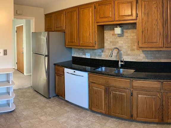 5th image of 404 Wildwood Ave