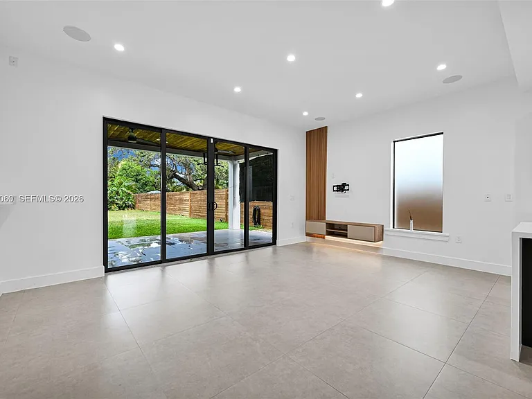8871 SW 28th St — Photo 10