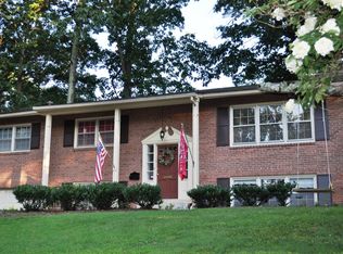 9131 Leghorn Pl, Fairfax, VA 22031