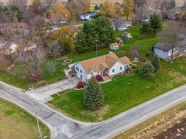 1412 1300th St, Lincoln, IL 62656