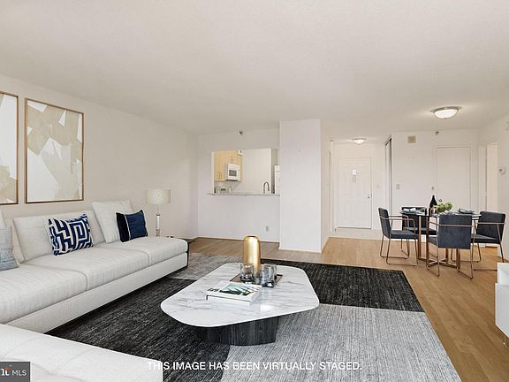 4th image of 900 N Stafford St APT 1611