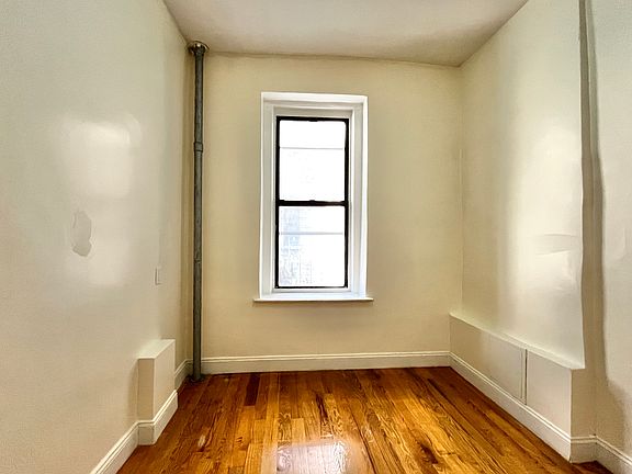 3rd image of 12 Pinehurst Ave APT 4G