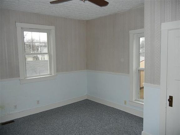 4th image of 223-225 N Miami St