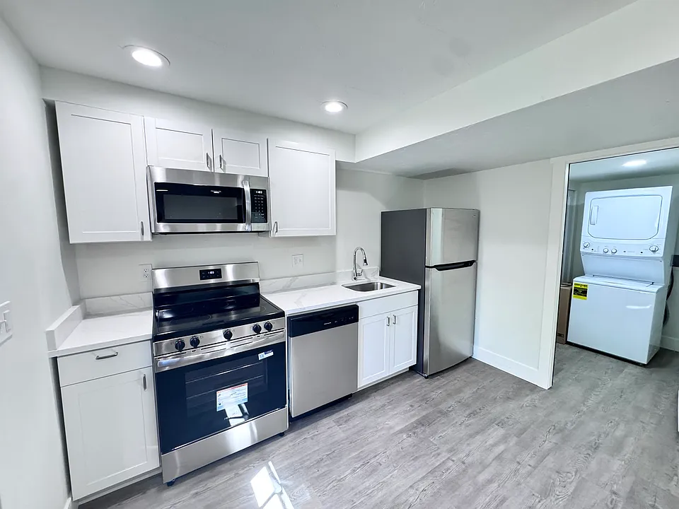 4729 W Middleboro Rd