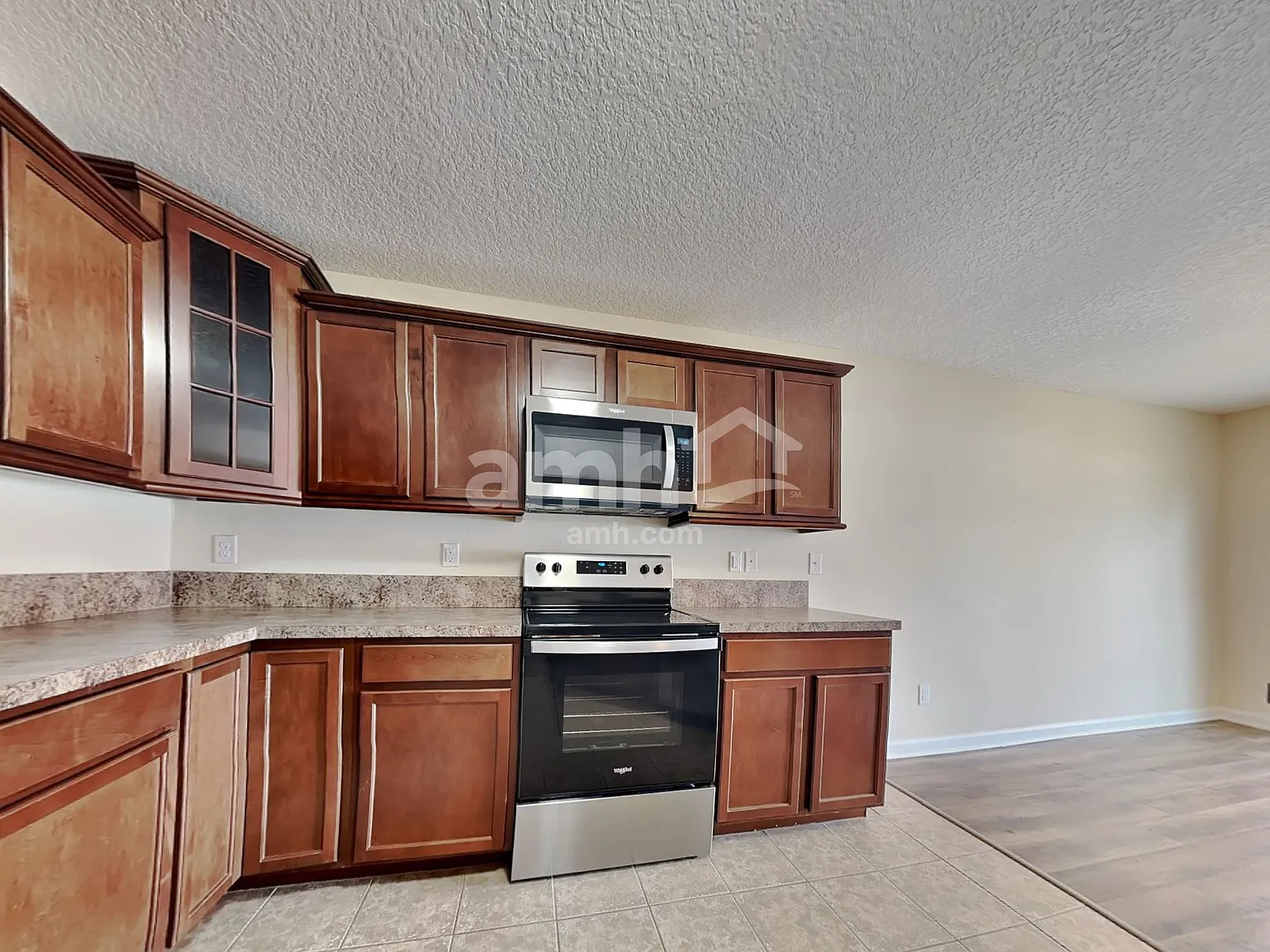 3 bed, 2.0 bath, 1438 sqft, $1,860 — Photo 3