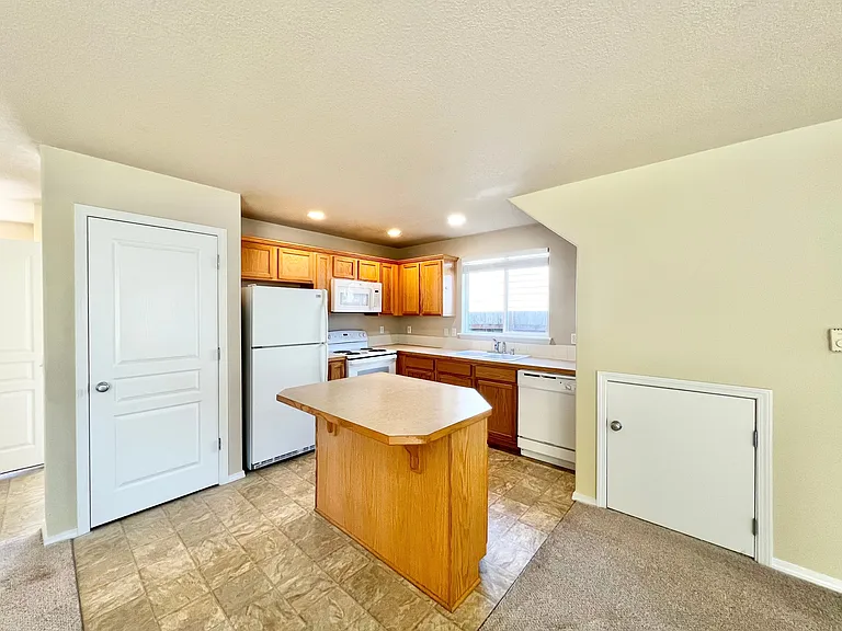 8490 Marigold St — Photo 12