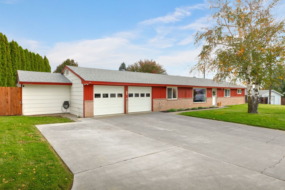 next background image