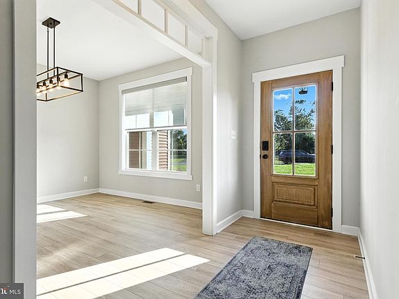 3rd image of 1870 Buck Hill Dr