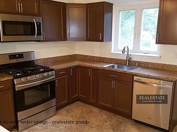 2nd image of 170 Bay 13th St #2