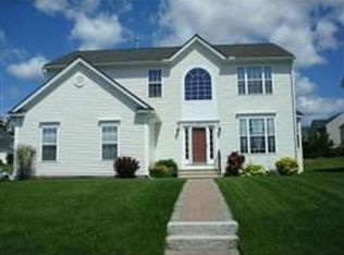 36 Oriental St, Worcester, MA 01605