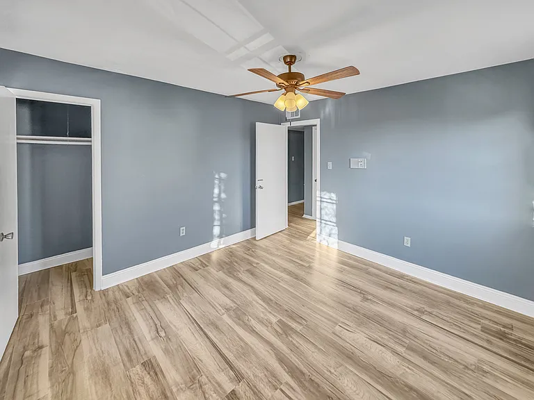 2421 Caswell Ln — Photo 7