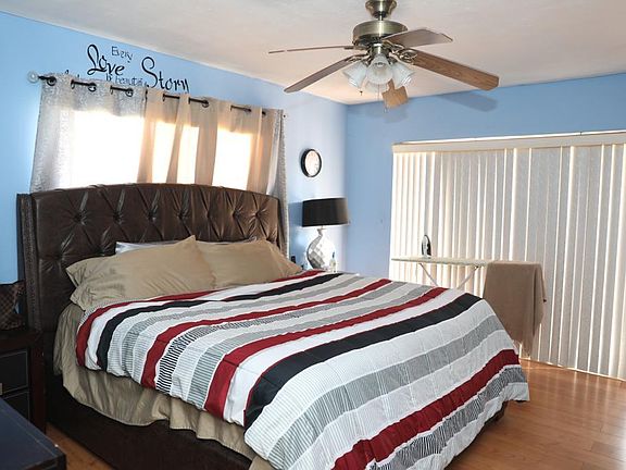5th image of 1432 NW 196th St #4/2