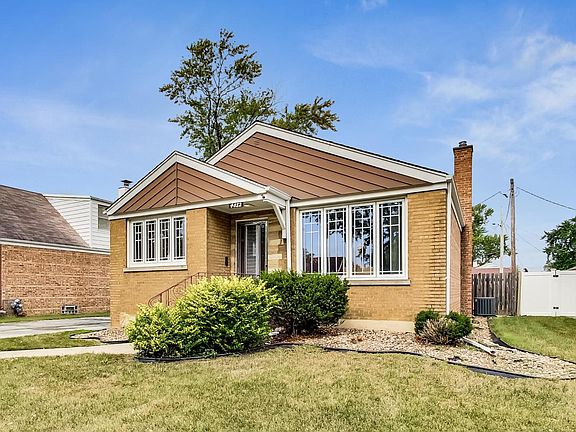2nd image of 4032 Stillwell Pl