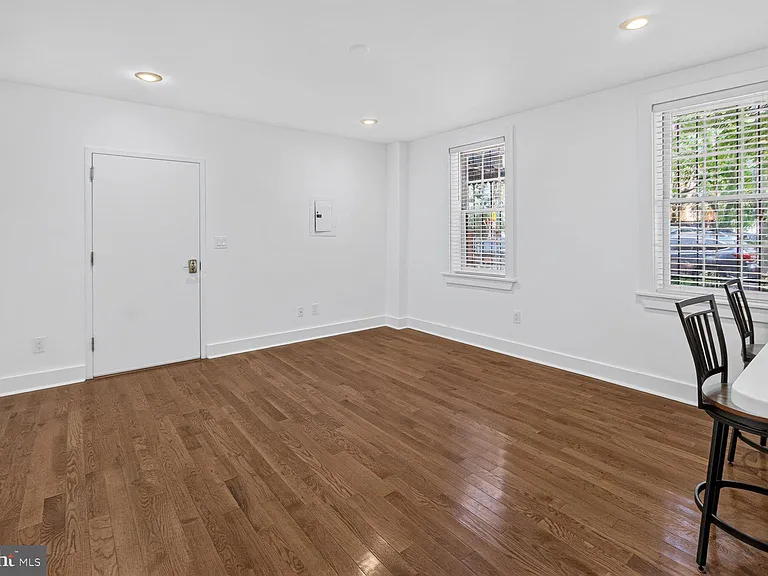 815 L St SE #1 — Photo 7