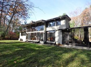 89 Robbins Dr, Carlisle, MA 01741