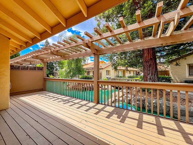 39 Fountain Grove Cir — Photo 27