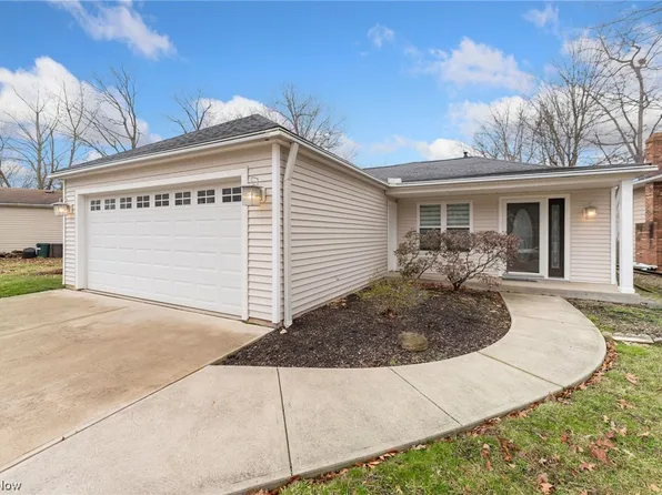 586 Forestview Rd, Bay Village, OH 44140