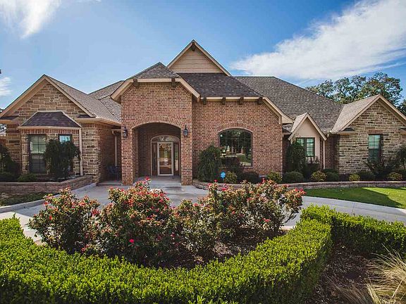 4th image of 909 Dornick Dr