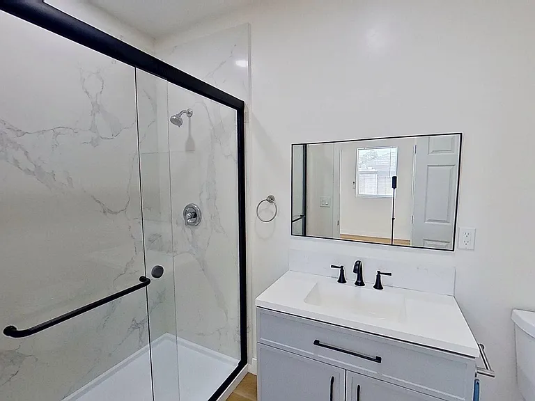 5924 Whitewood Ave — Photo 8