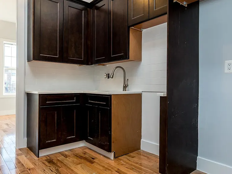 179 Stanhope St #3R — Photo 3