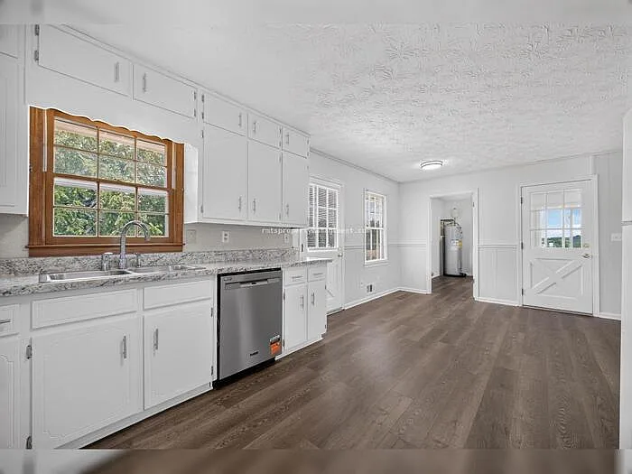 2591 Doc Hughes Rd — Photo 14